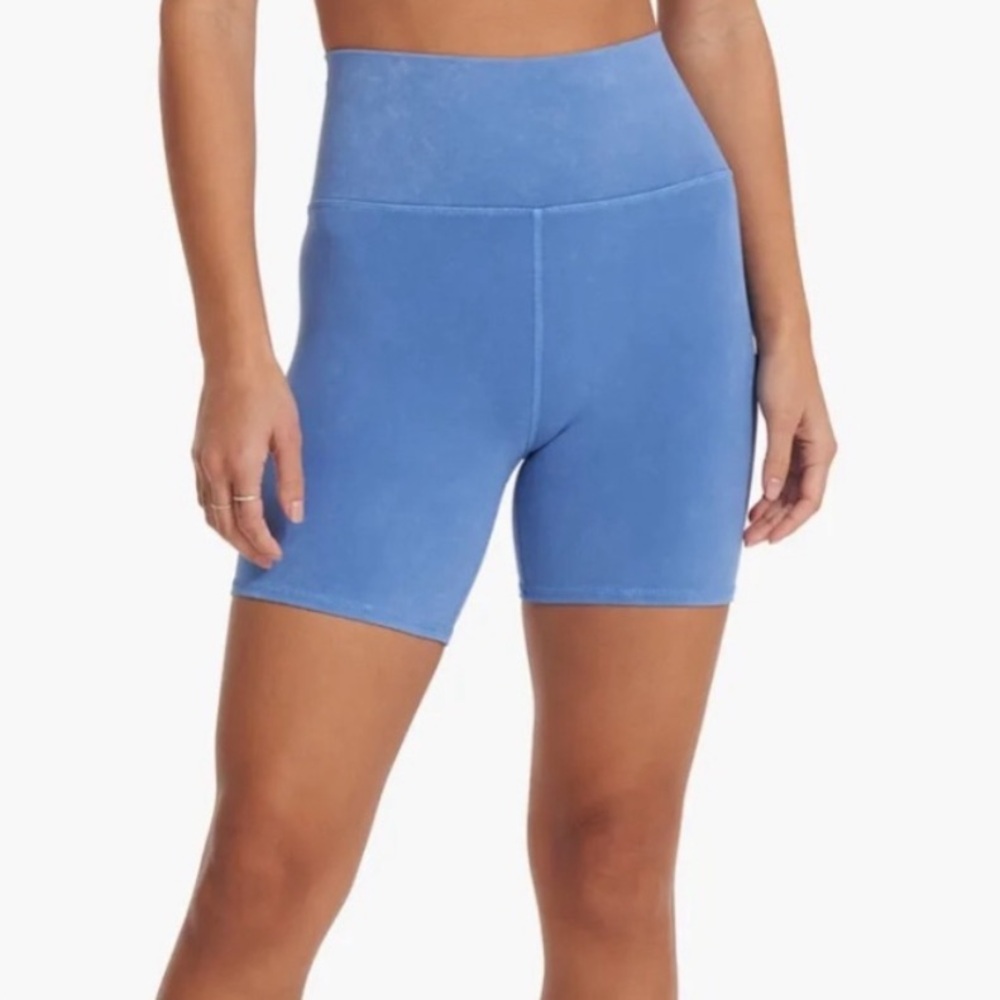 Vuori Clean Elevation Shorty- Medium